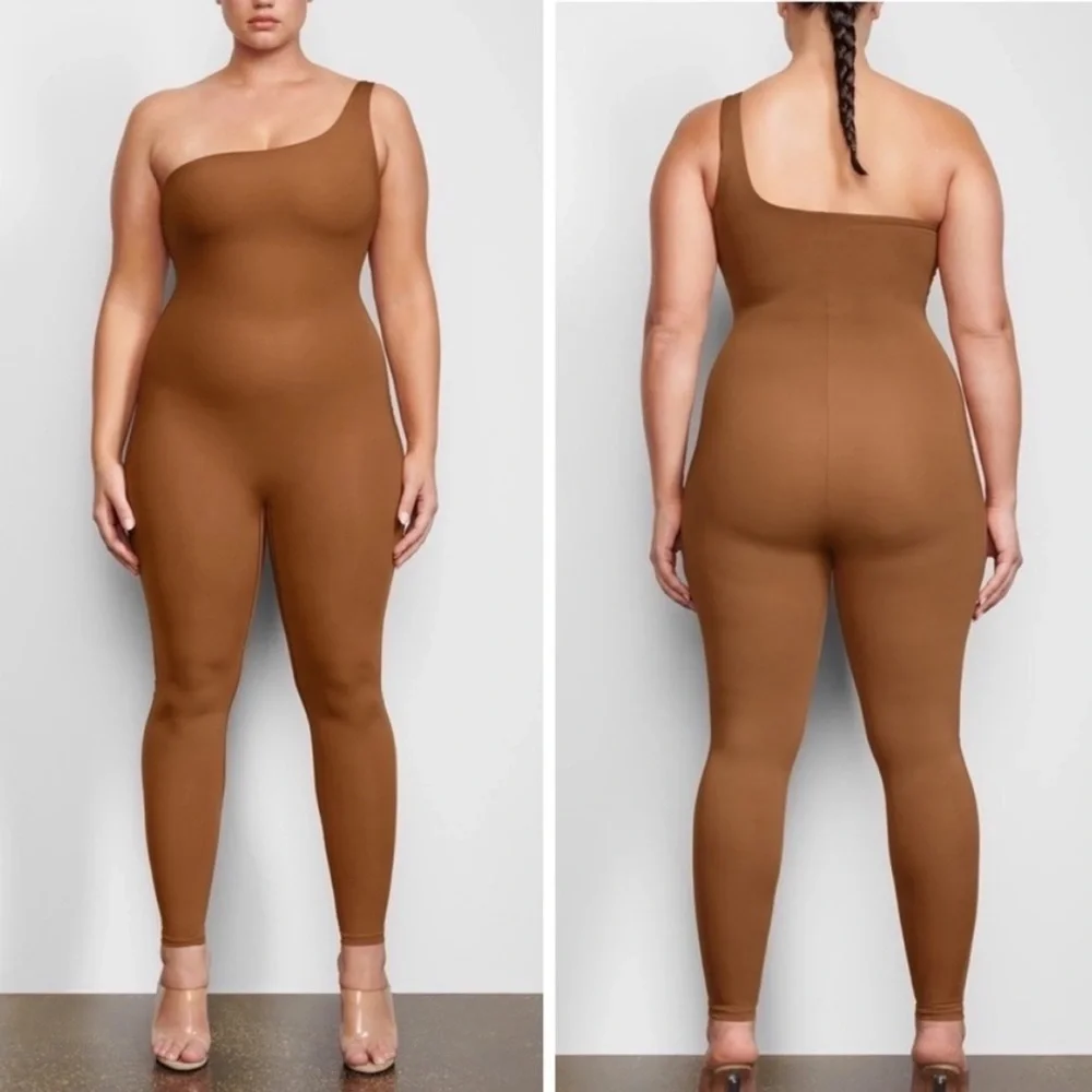 New! Skims 3X One shoulder caramel onesie jumpsuit.